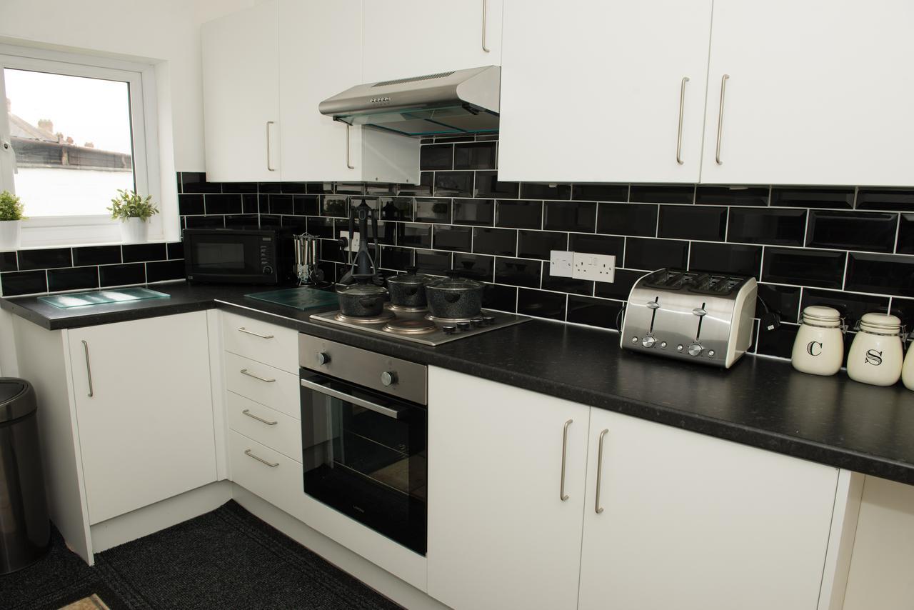 Arma Short Stays: Spacious 3-Bedroom Oxford House with Garden Exterior photo