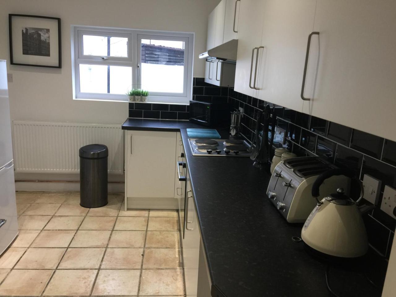 Arma Short Stays: Spacious 3-Bedroom Oxford House with Garden Exterior photo